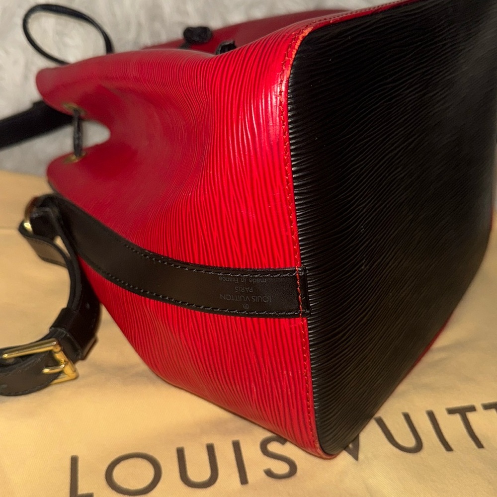 STILL AVAILABLE
COPY - Authentic Louis Vuitton petit Epi Noe Bucket Bag red - Picture 3 of 7